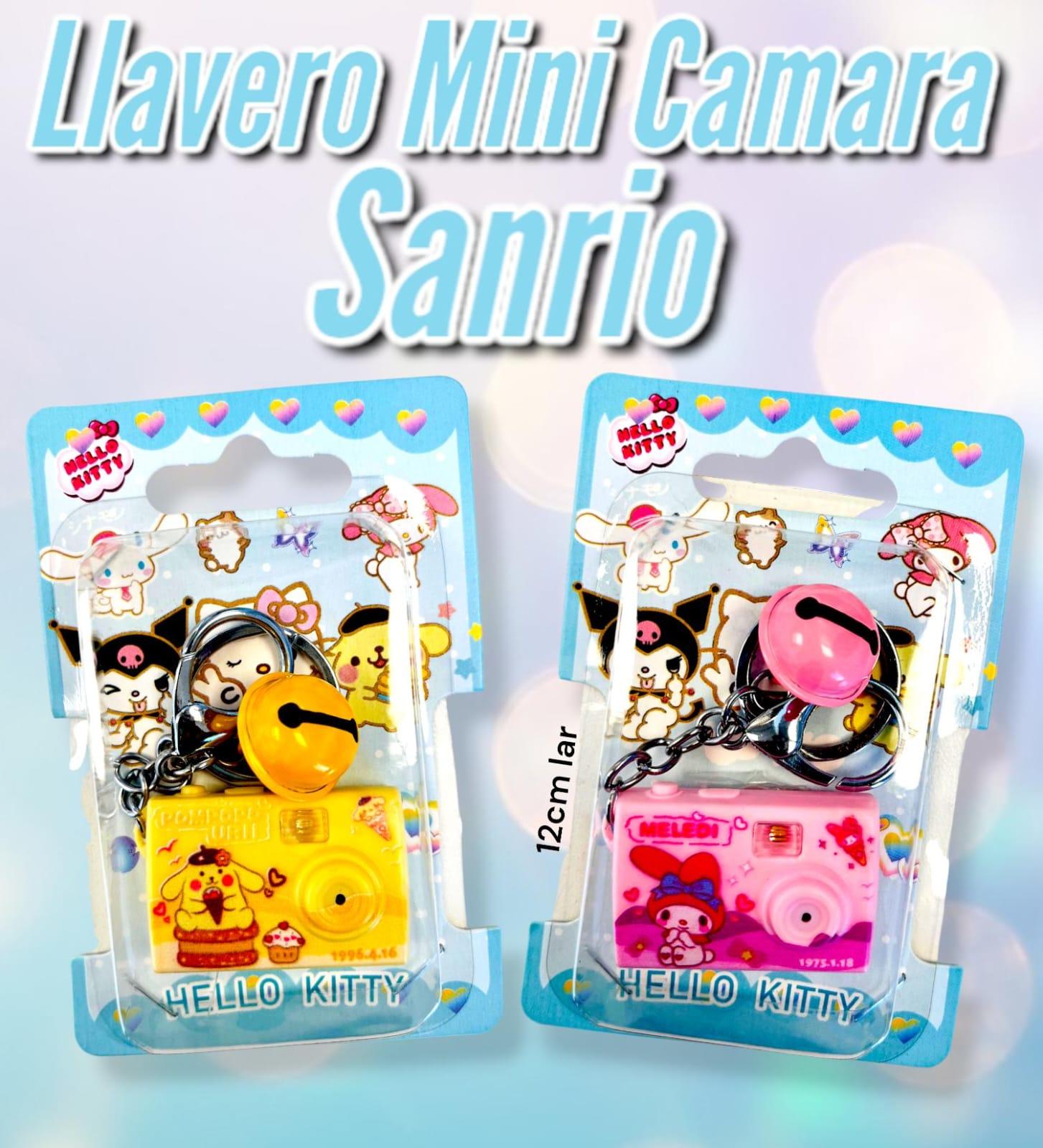 Llavero Mini Camara Premium SANRIO en blister con luz y sonido