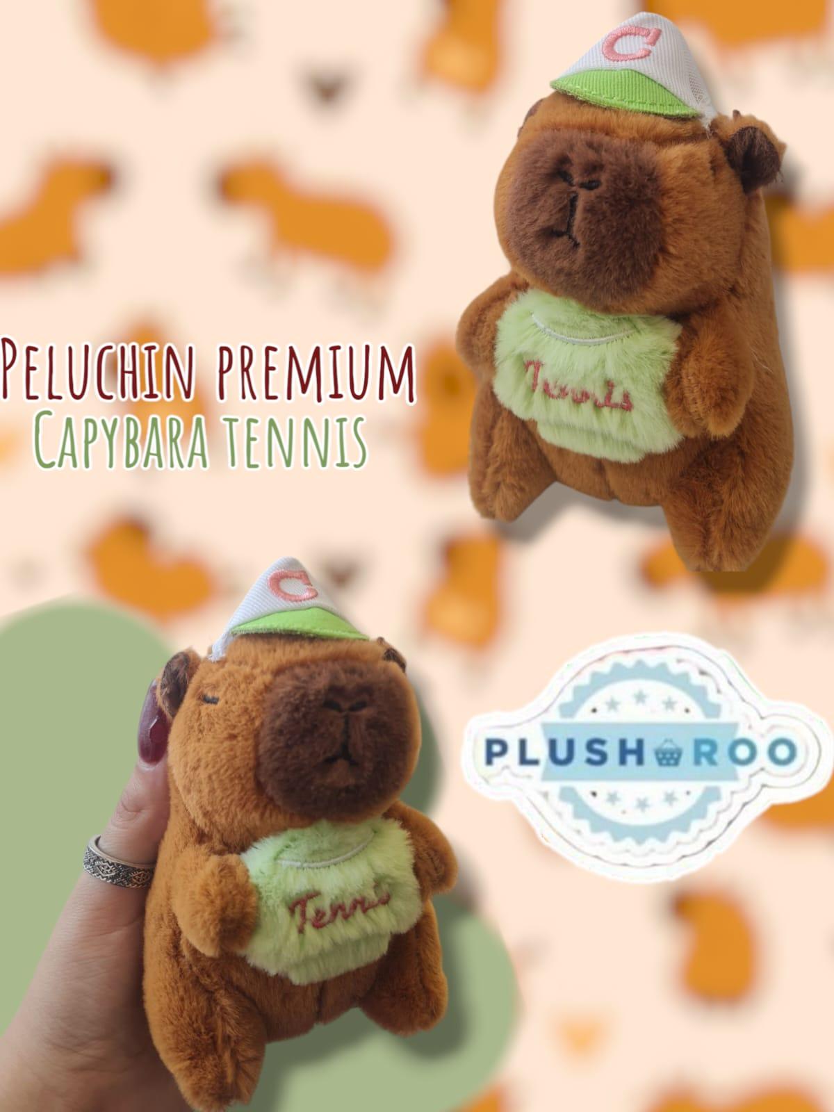 Peluchin Premium PLUSHAROO Capybara Tennis